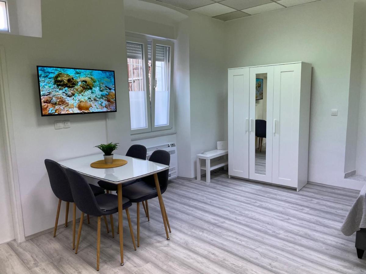 Apartment Studio Beauty In Centar Pula Exterior foto